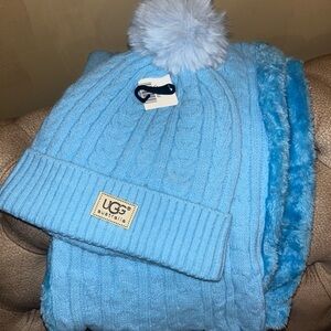 NWT Ice Blue UGG hat and eternity scarf set bundle up with this so soft and cozy